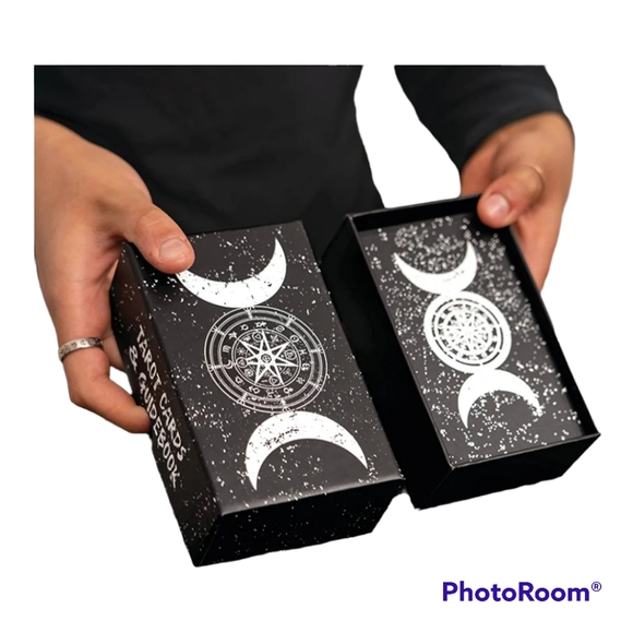 Seed of Life Tarot Cloth & Prophet Silver Foil Tarot Deck - Picture 7 of 10